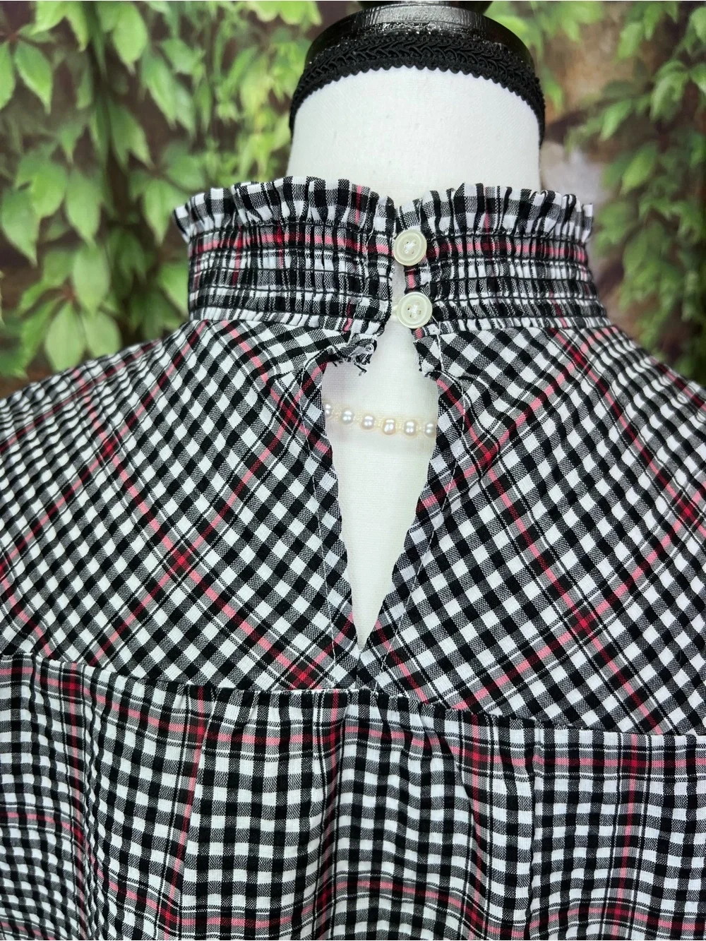 LOFT Black, White, and Pink Ruffle Collar Shirred Cuff Plaid Preppy Blouse, M